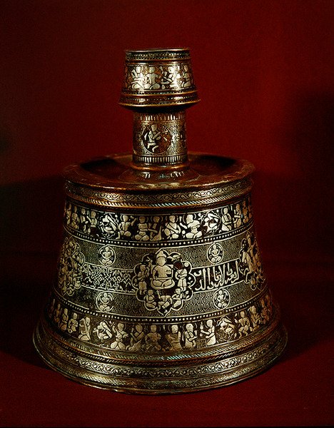 Ljusstakehållare, 1282 (koppar & silver) av Islamic School