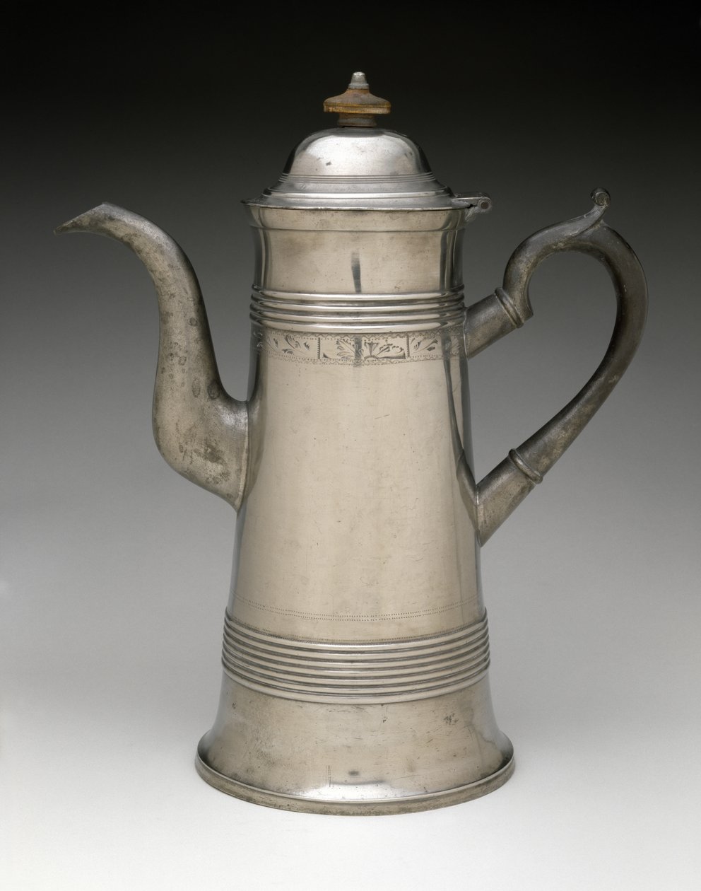 Kaffekanna, c. 1820-1840 (tenn, trä) av Israel Trask