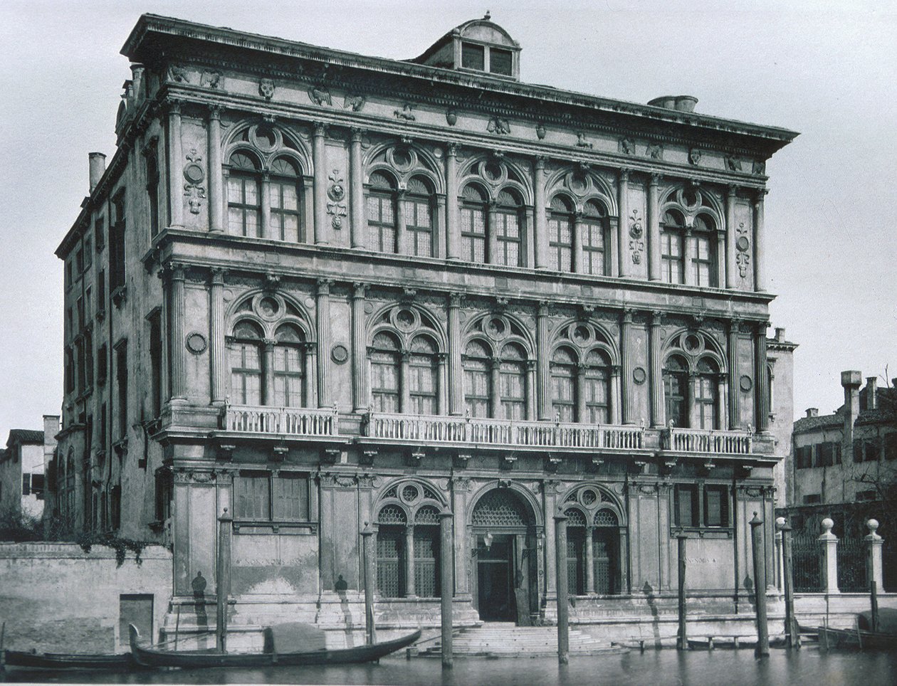 Palazzo Vendramin Calergi av Italian Photographer