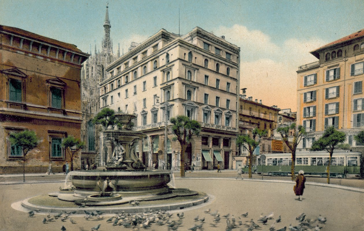 Milano / Milano: Piazza Fontana (färgfoto) av Italian Photographer