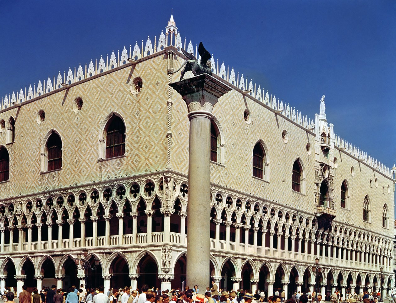 Palazzo Ducale, påbörjat c.1340 av Italian School