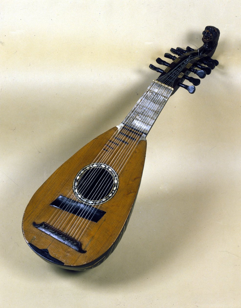 Venetiansk mandolin stilleben av Italian School