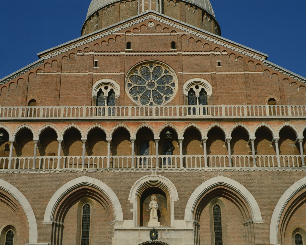 Västfasad (detalj) av Italian School