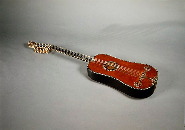 Gitarr, 1648 (ebenholts och elfenben) av Jacques du Mesnil