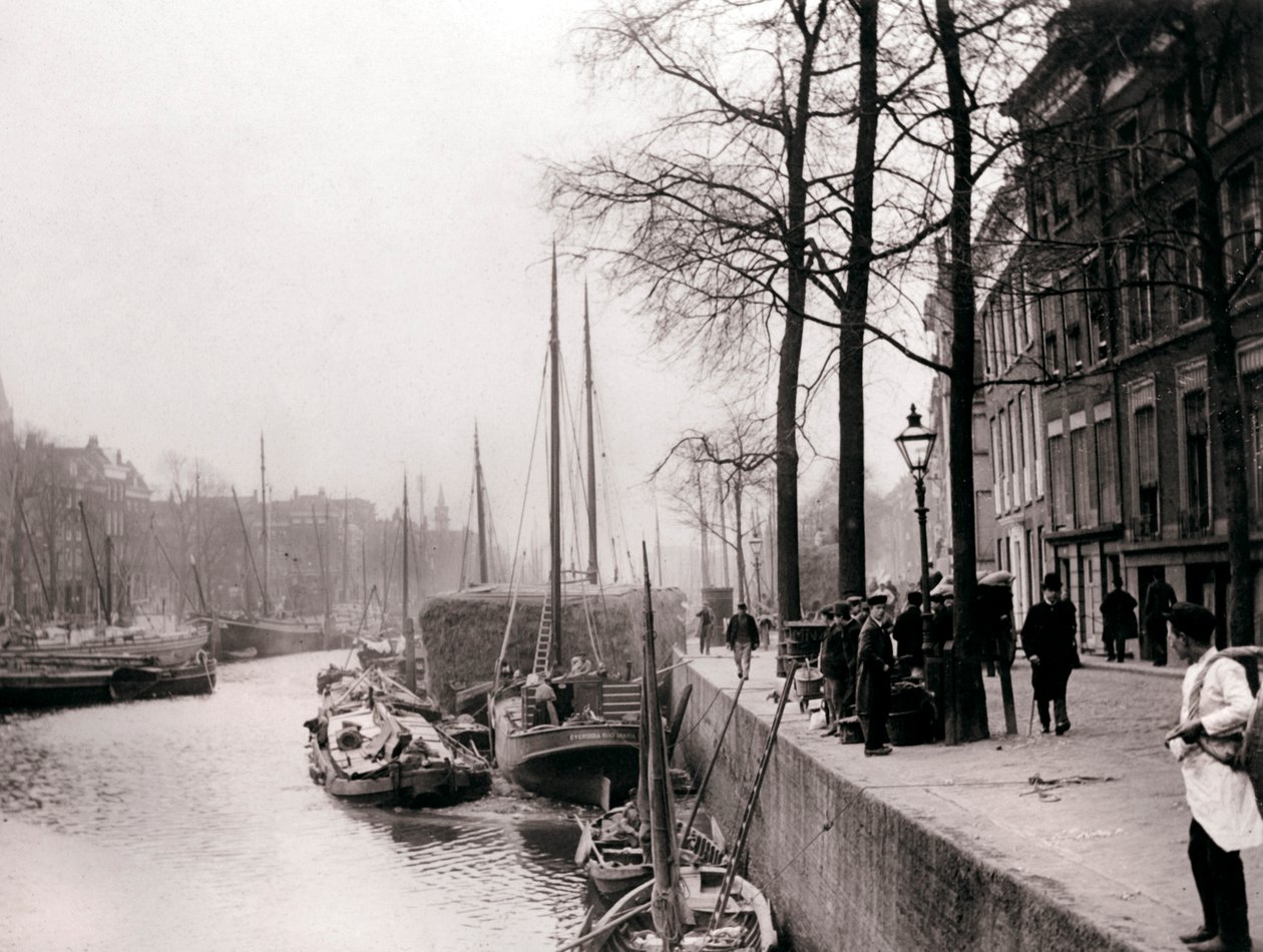 Kanalbåtar, Rotterdam, 1898. av James Batkin