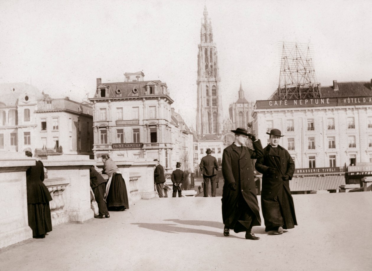 Präster, Antwerpen, 1898. av James Batkin