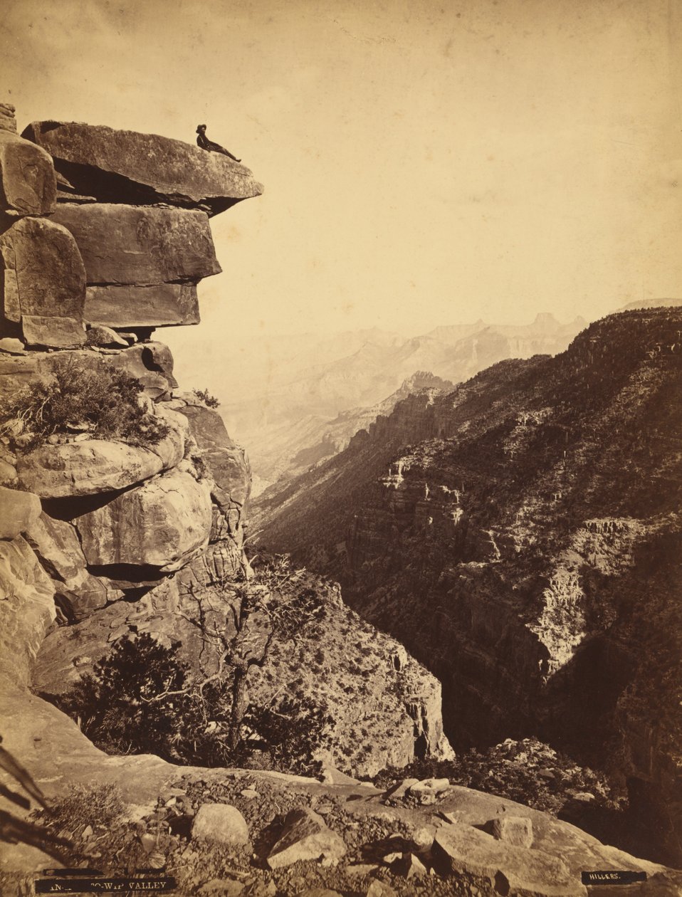 Mukuntuweap Valley (Zion Canyon), Utah av James H. Fennemore