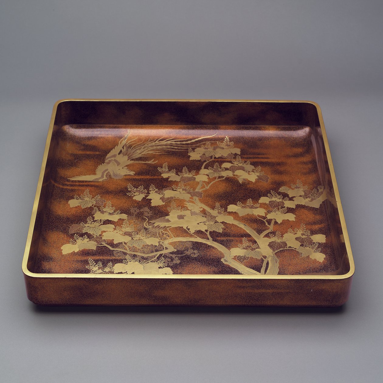 Kimono bricka, 1868-1912 (lackerat trä) av Japanese School
