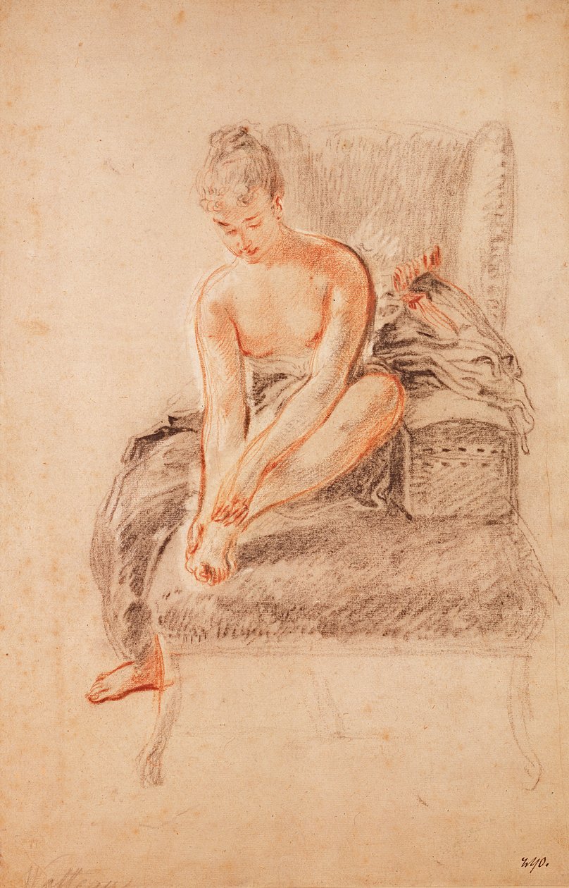 Halvnaken kvinna som sitter på en chaiselong och håller sin fot. av Jean Antoine Watteau