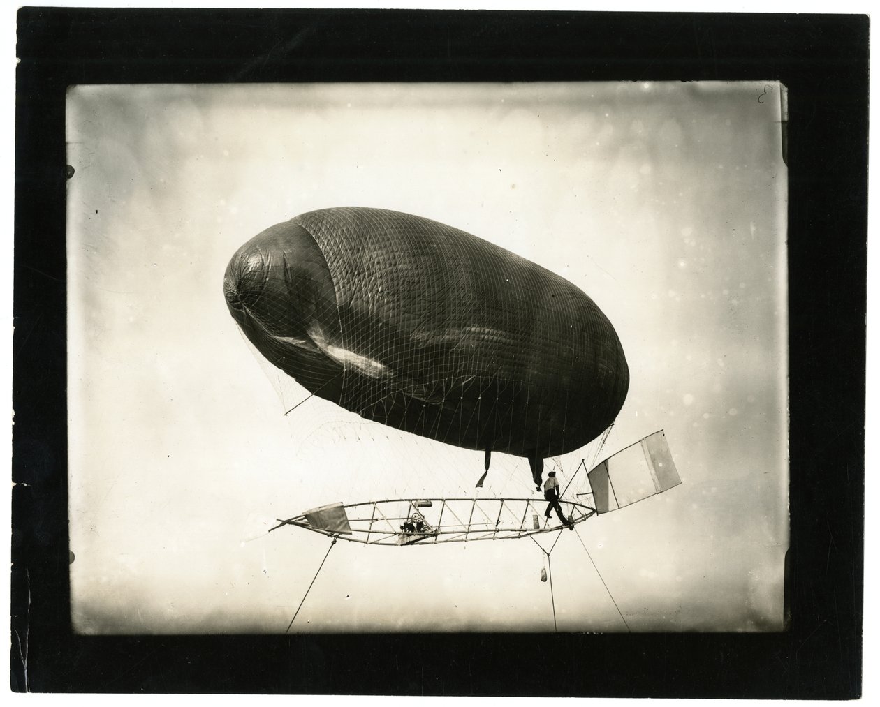 Luftskepp "California Arrow" av Jessie Tarbox Beals