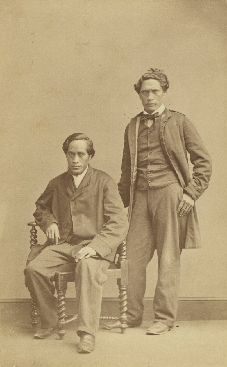 Raihana Tukarawa och Paratene te Manu, ca 1863 (albumintryck) av John Beattie