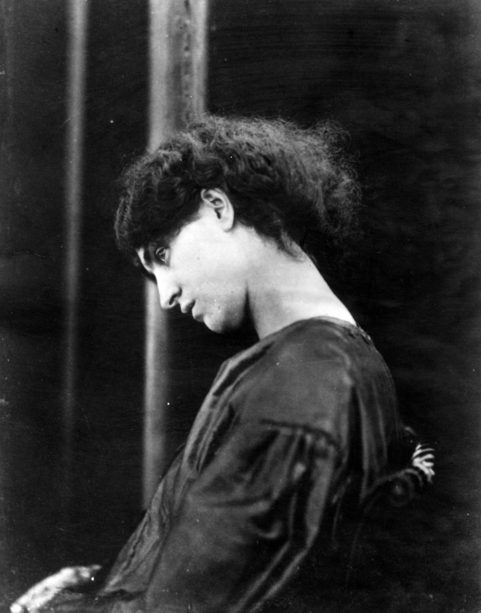 Jane Morris, poserad av Dante Gabriel Rossetti, 1865 (albumenprint) av John R. Parsons