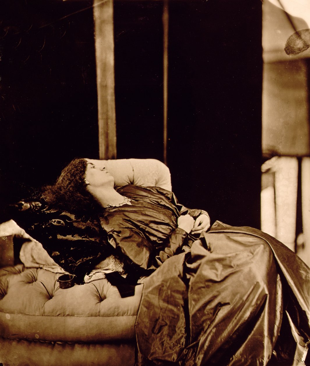 Porträtt av Jane Morris (1839-1914) 1865 (albumintryck) av John R. Parsons
