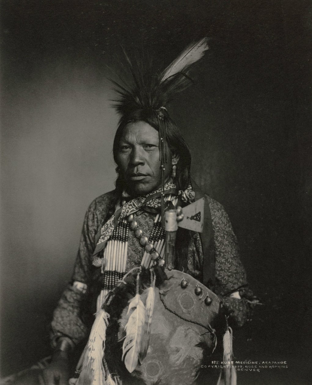 Driver Medicine, Arapahoe, 1898-1899. av John K. Rose