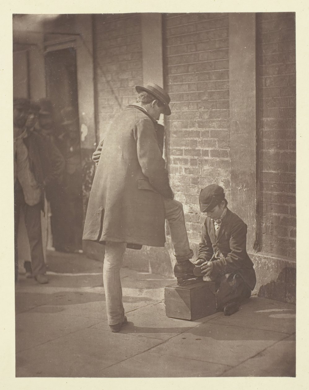 The Independent Shoe-Black, 1881. av John Thomson