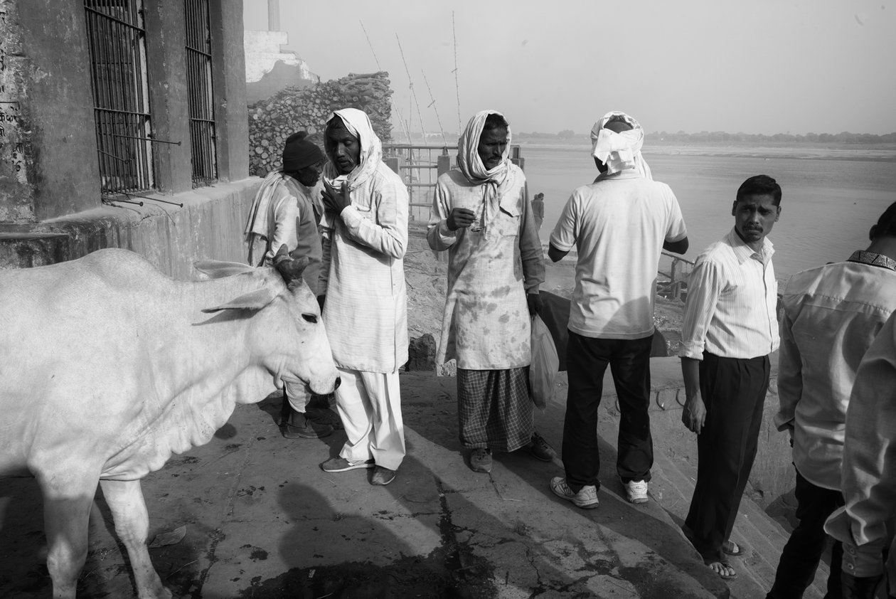Manikarnika Ghat, Varanasi, 2016 (foto) av Jon Nicholson