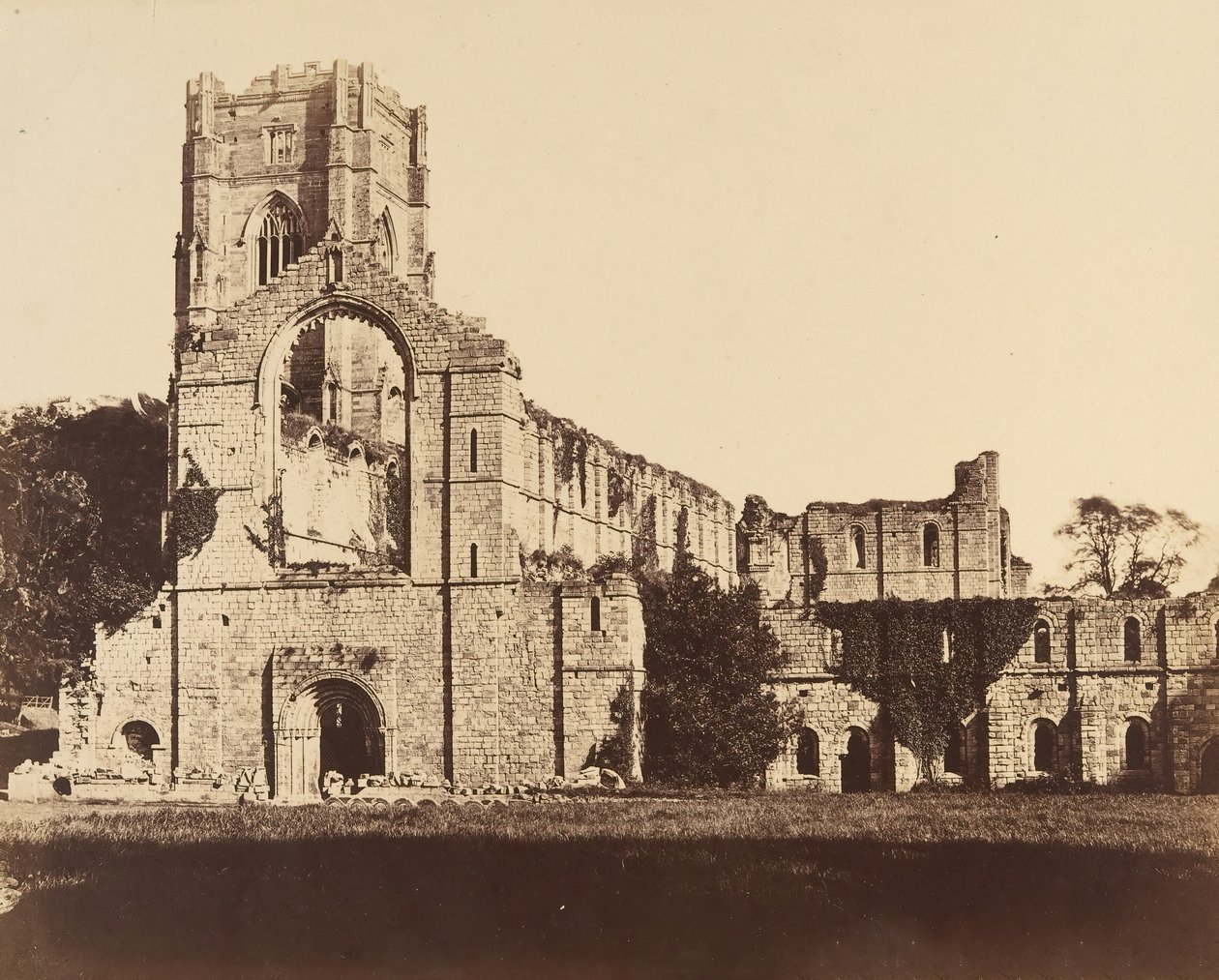 Fountains Abbey. General Western Front, 1850-talet. av Joseph Cundall