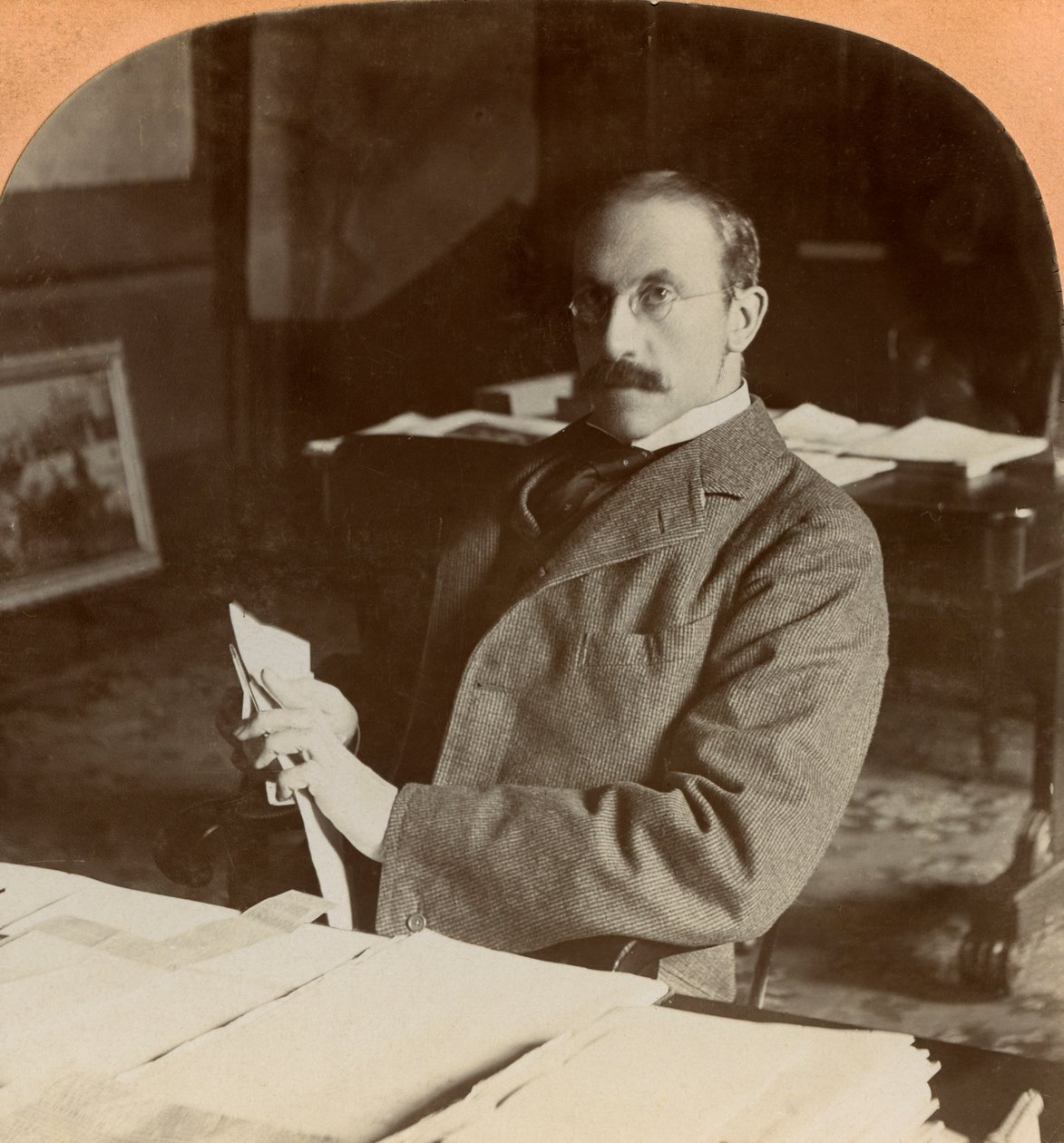 Sir Alfred Milner, brittisk statsman, 1900. av Keystone View Company
