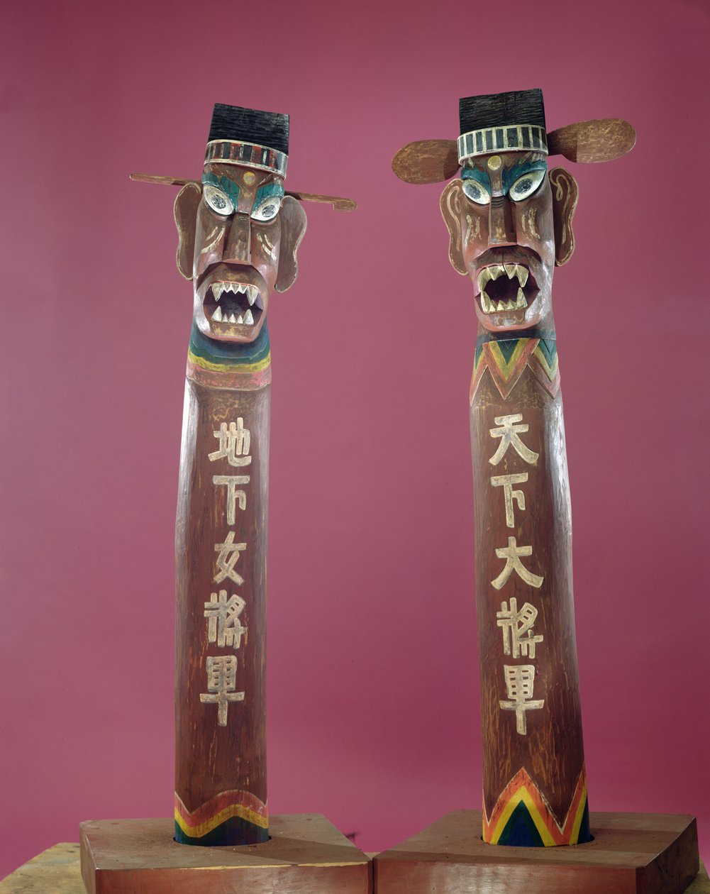 Devil Posts (trä) av Korean School