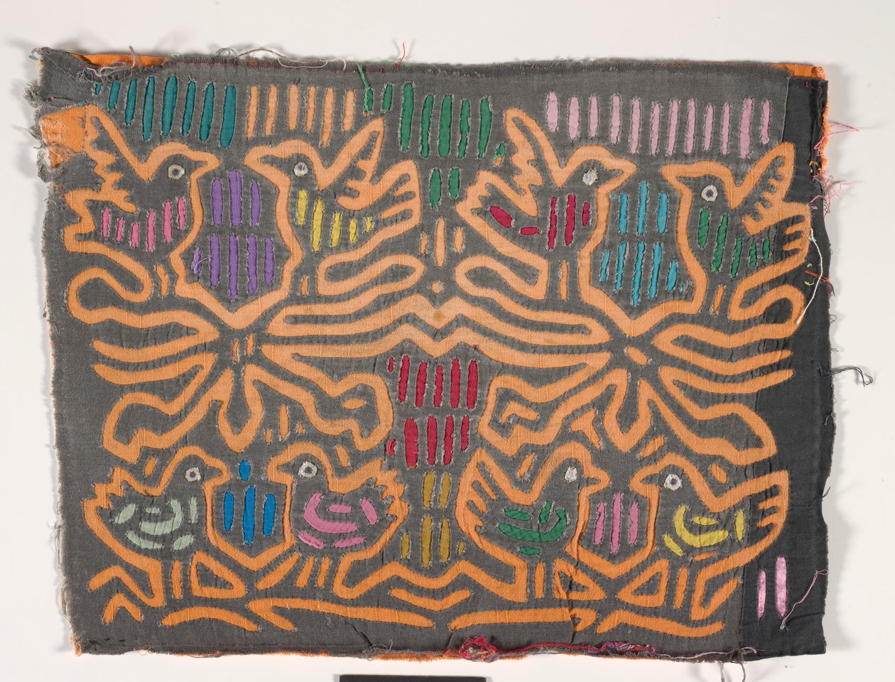 Skjortpanel (mola), ca 1950 (applicerad bomull) av Kuna Indian Culture