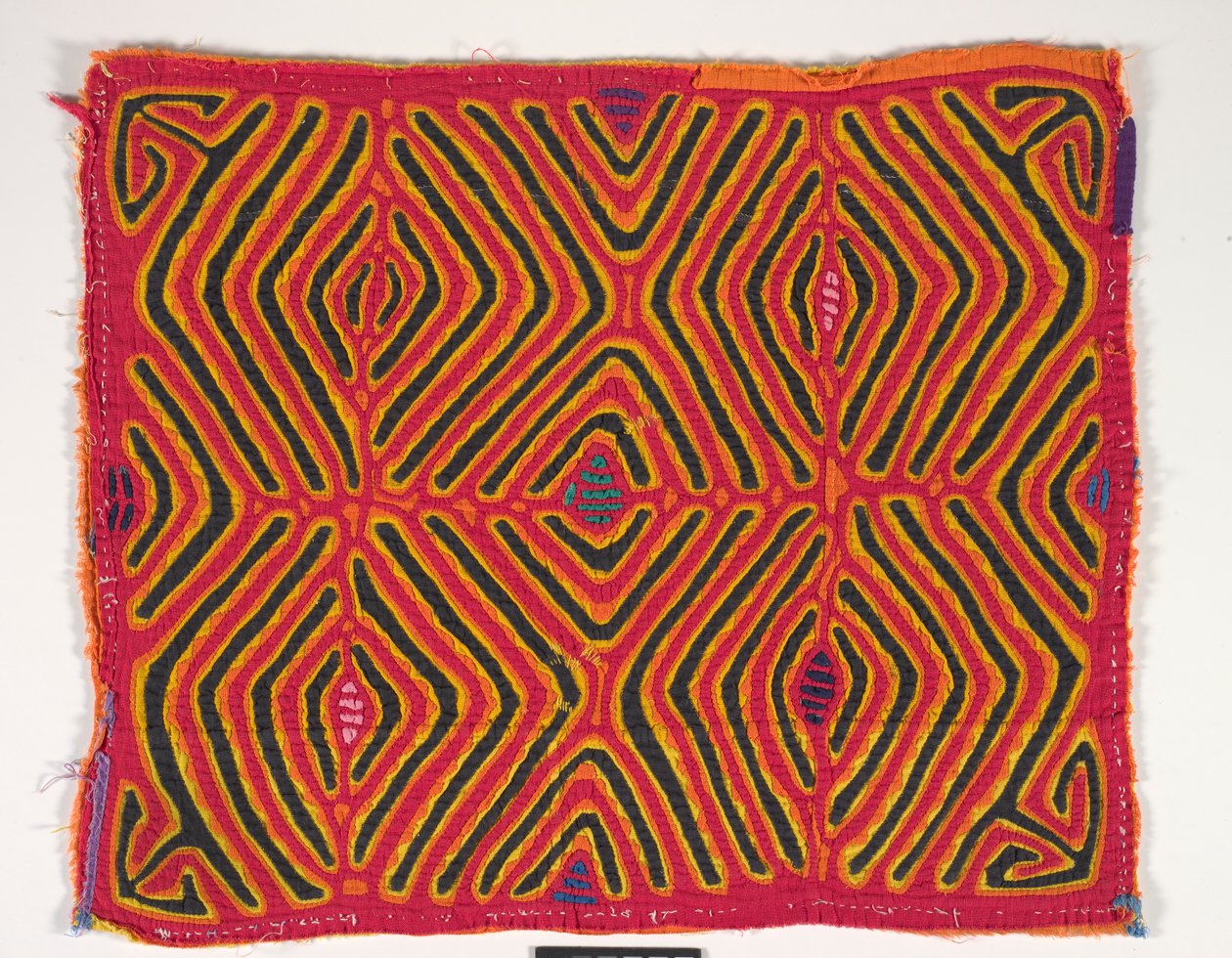 Skjortpanel (mola), ca 1950 (applicerad bomull) av Kuna Indian Culture