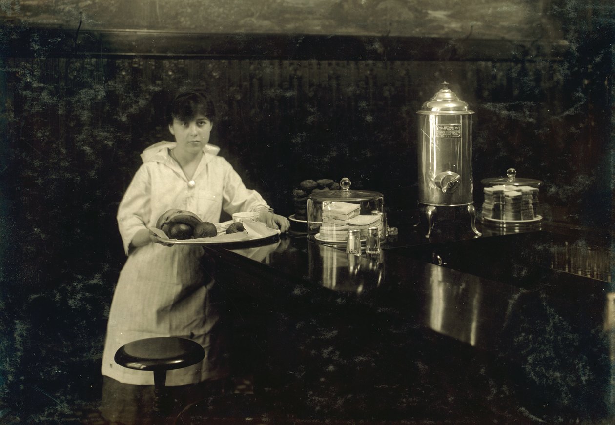 En ung servitris, Delia Kane av Lewis Wickes Hine