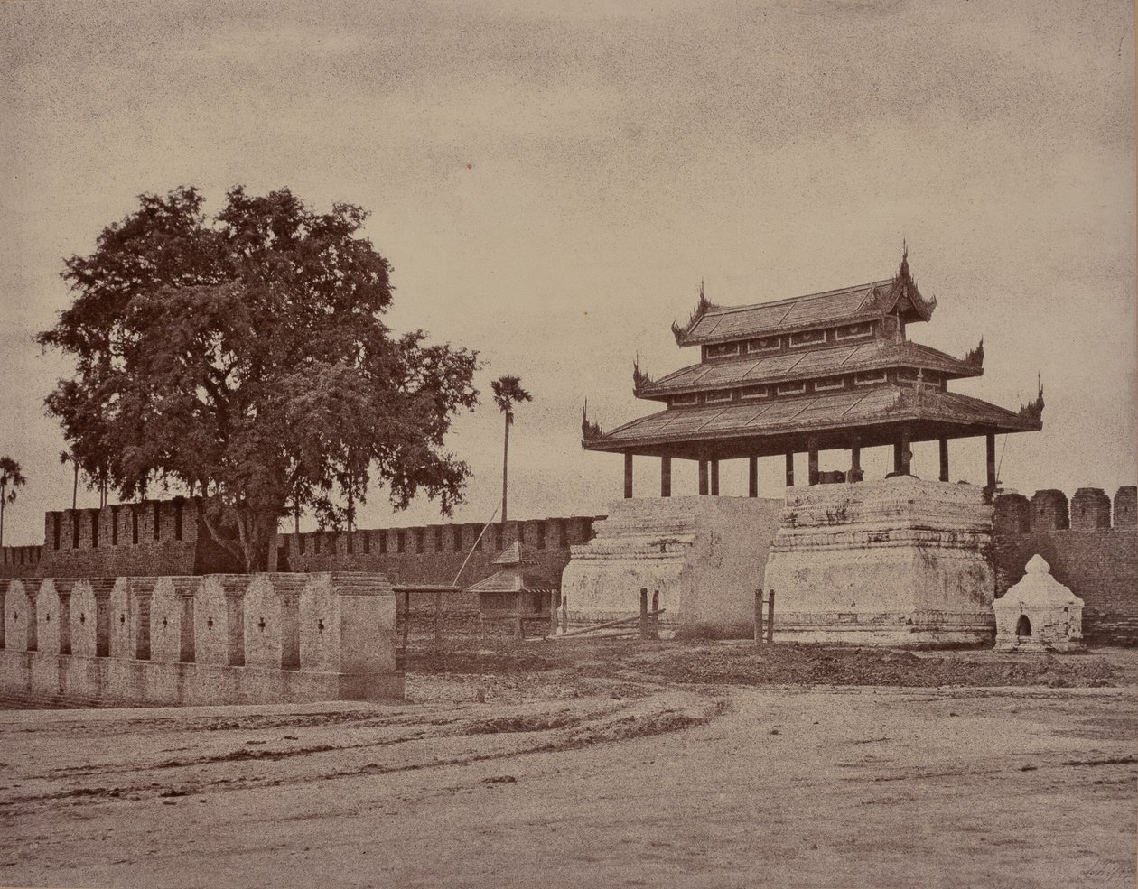 Amerapoora: Ooh-nein Gate of the City av Linnaeus Tripe