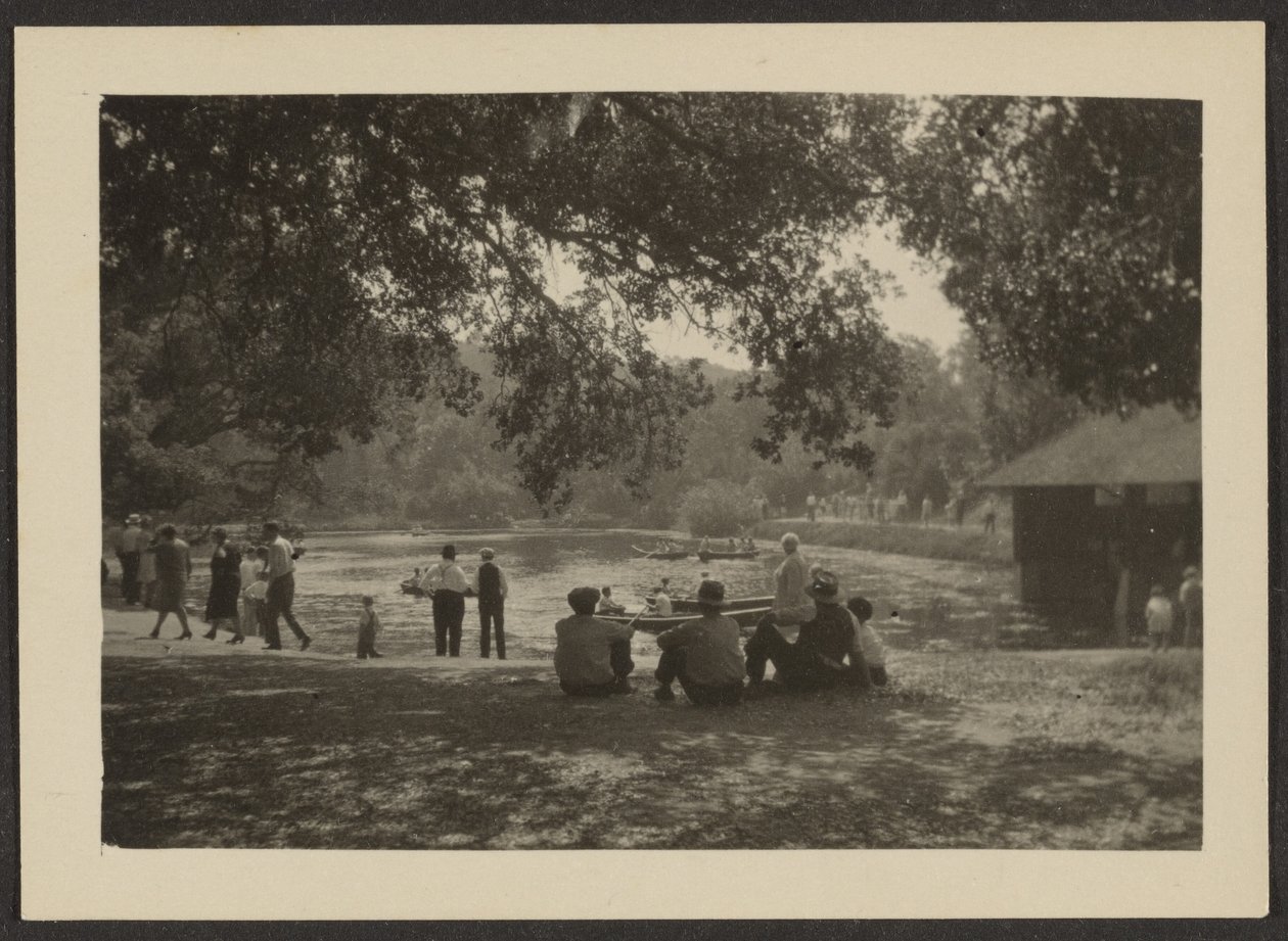 [Figurer i parken] av Louis Fleckenstein