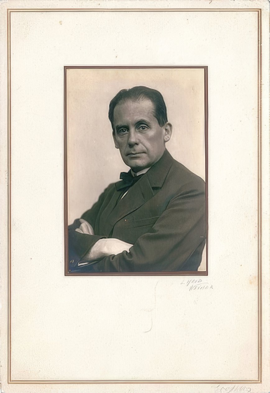Walter Gropius (1883-1969). Början av 1920-talet av Louis Held