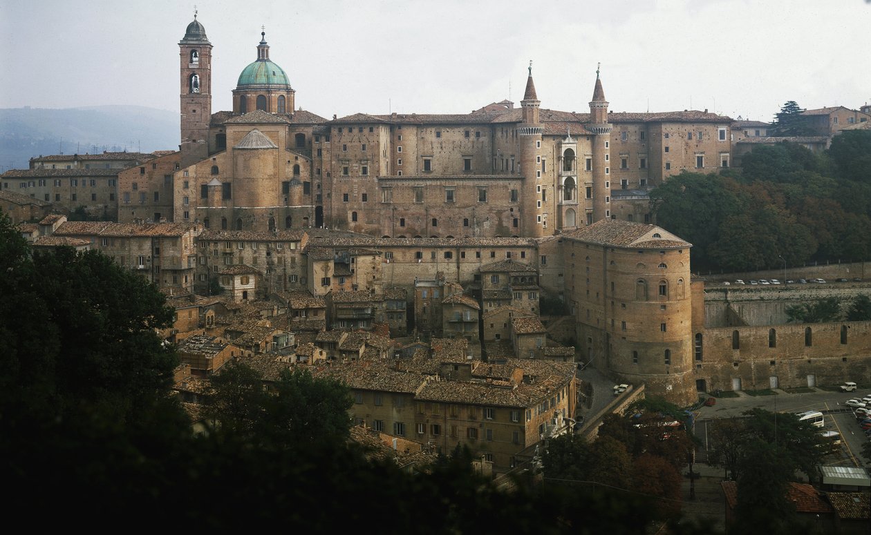 Utsikt över hertigpalatset Urbino av Luciano Laurana