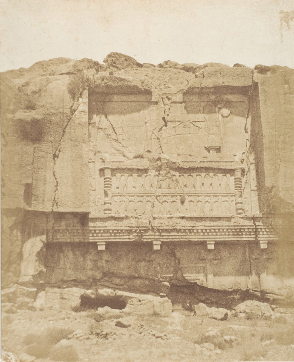 Grav på klippan i Persepolis, 1858. av Luigi Pesce