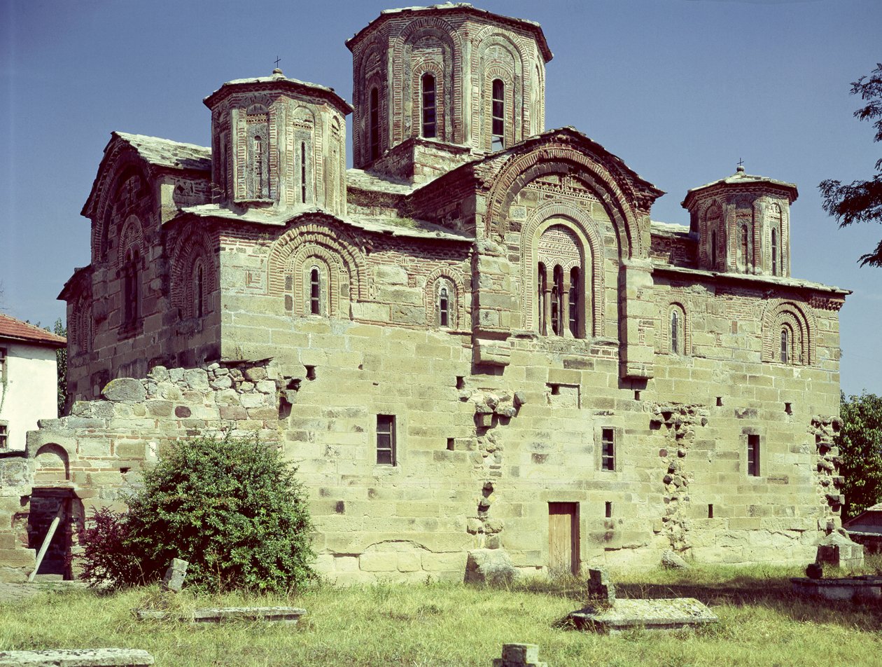 Sydvästlig utsikt över Sveti Djordjes kyrka, byggd 1313 av Macedonian School