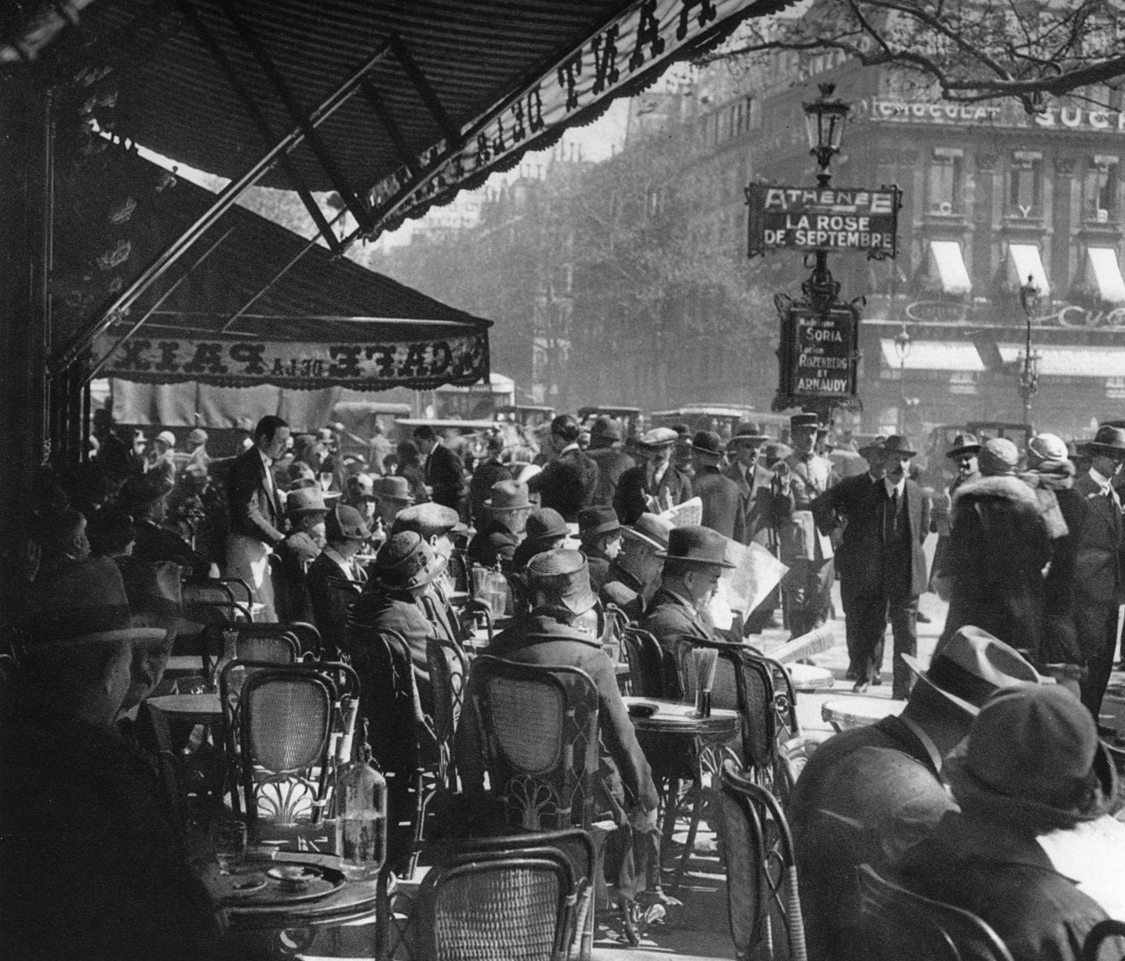 Cafe de la Paix, Paris, 1937 av Martin Hurlimann