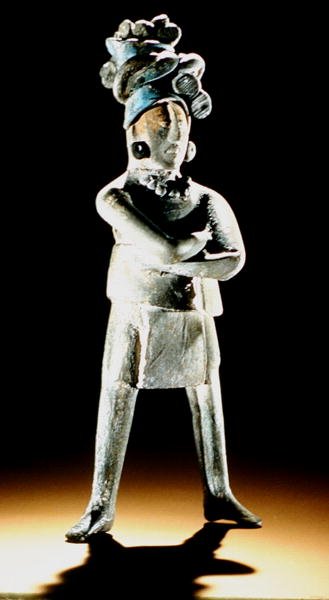 Stående kunglig figur (lera) av Mayan