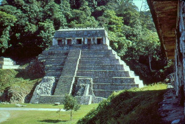 Inskrifternas tempel av Mayan