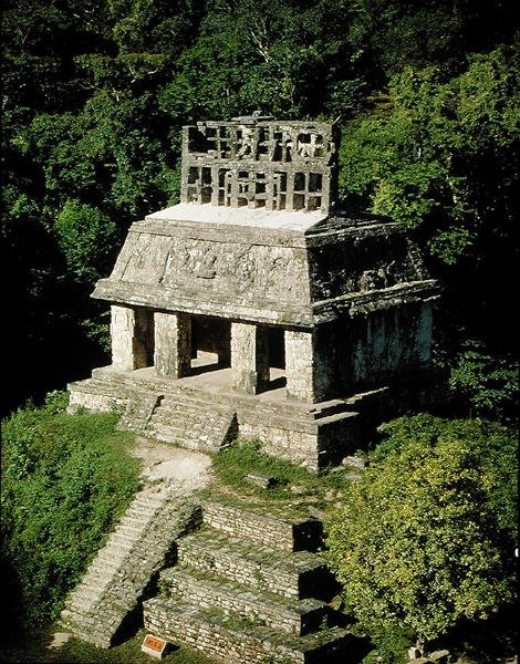 Utsikt över solens tempel av Mayan
