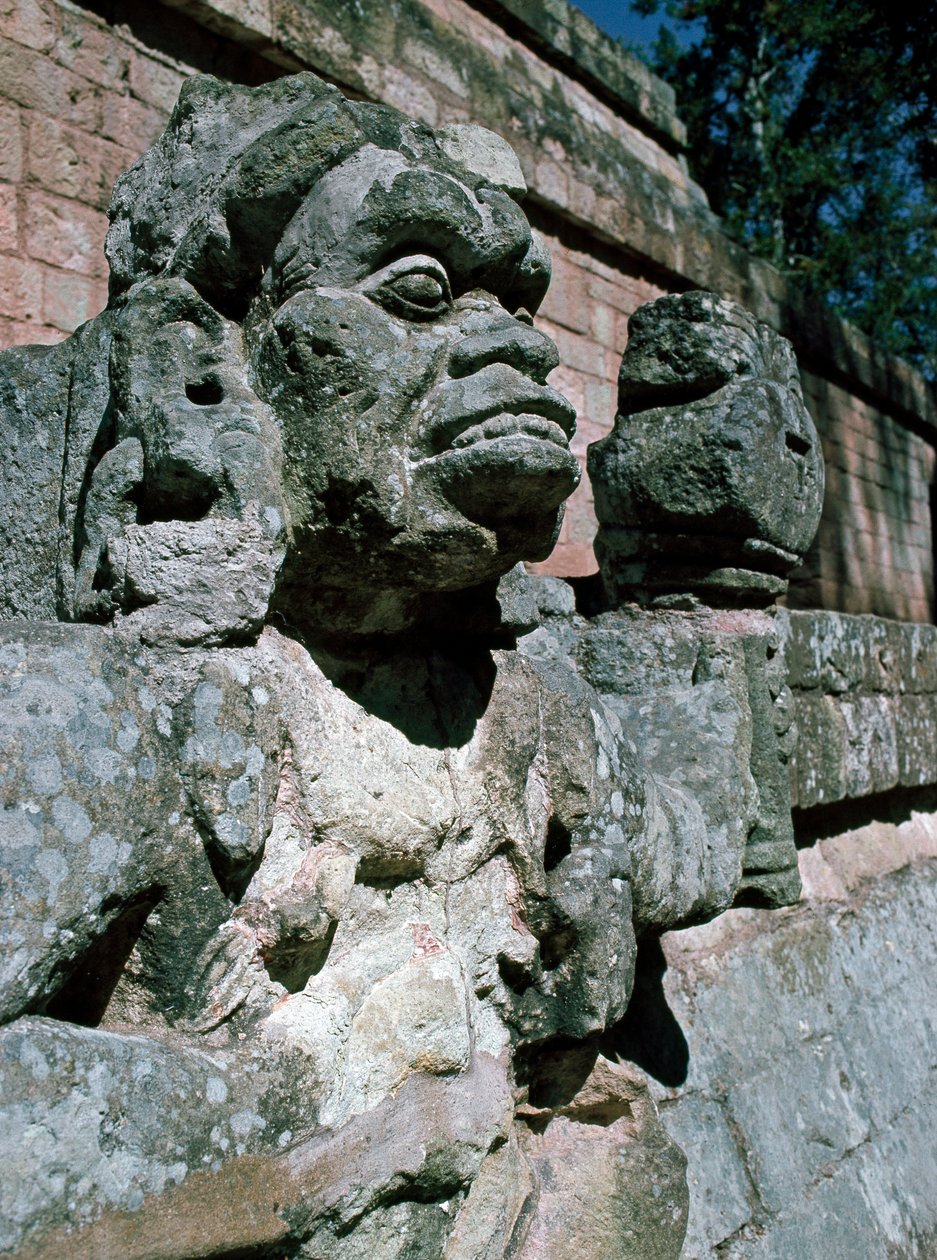 Stenskulpturer - tempel 11 av Mayan