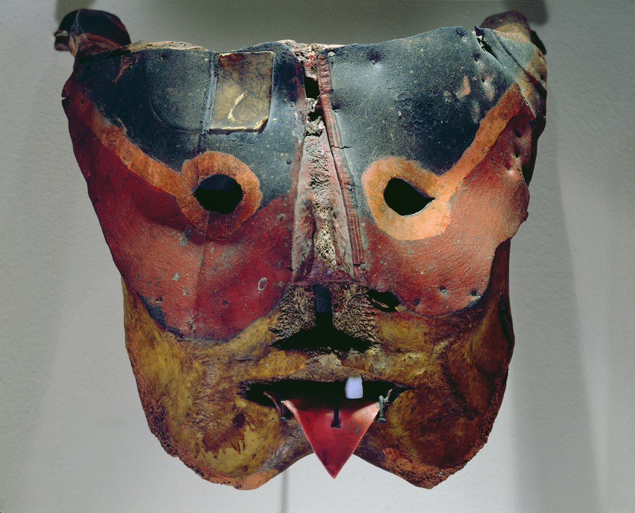 Mask av en Pascola-dansös (målat trä) av Mexican School