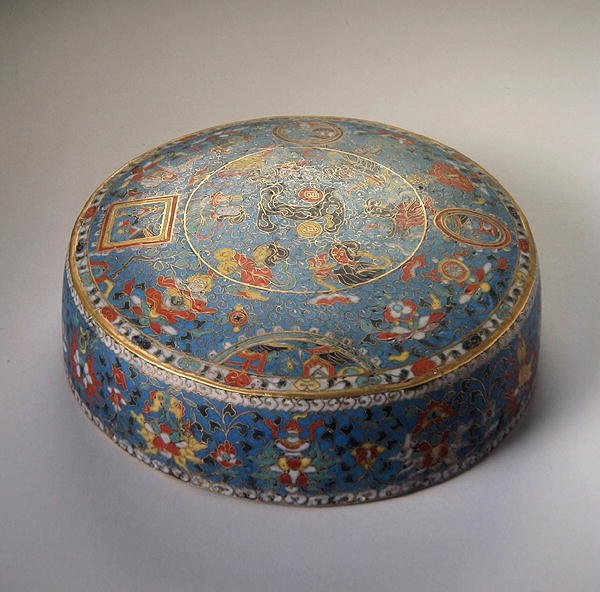 Mandala (cloisonne-emalj) (se även 272150) av Ming Dynasty Chinese School
