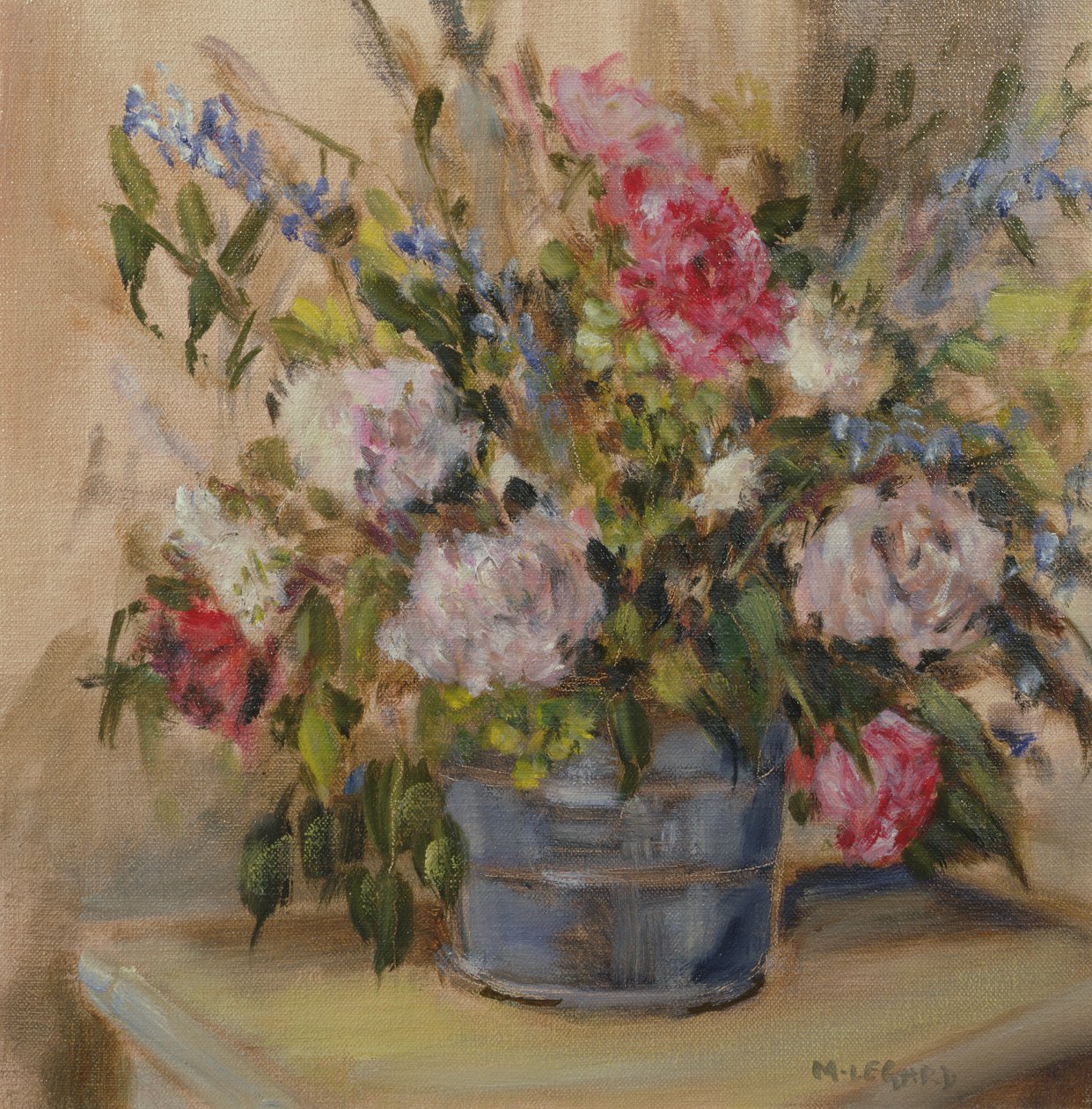 Flowers in a bucket  av Miranda Legard