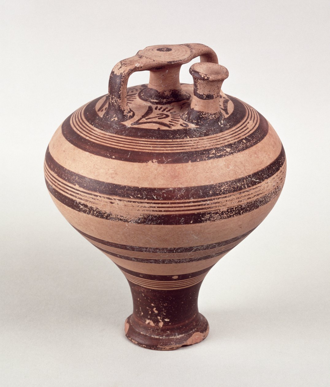 Stigbygelburk, ca 1500-1200 f.Kr. (målad lergods) av Mycenaean