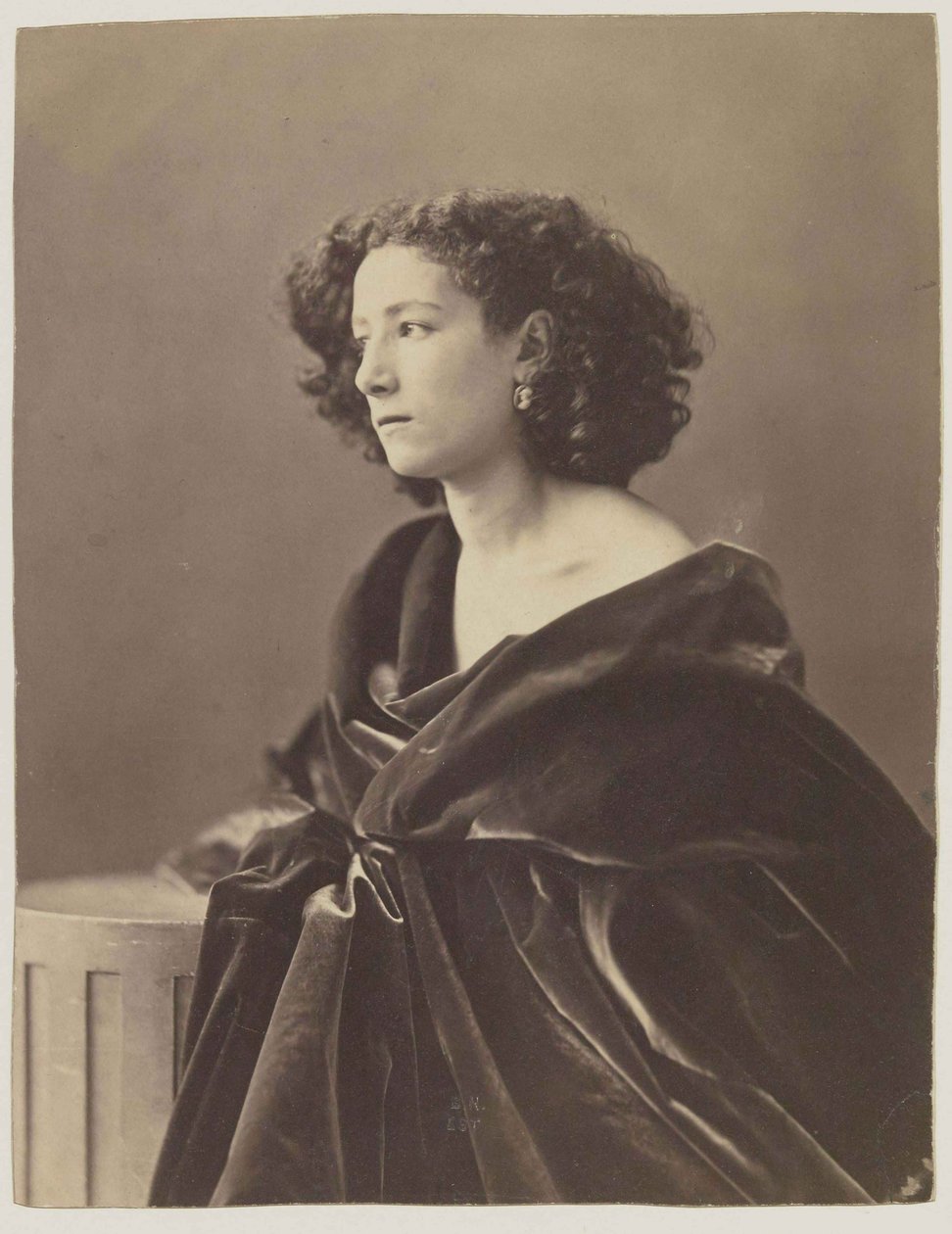 Porträtt av Sarah Bernhardt 1844-1923, 1864. av Nadar