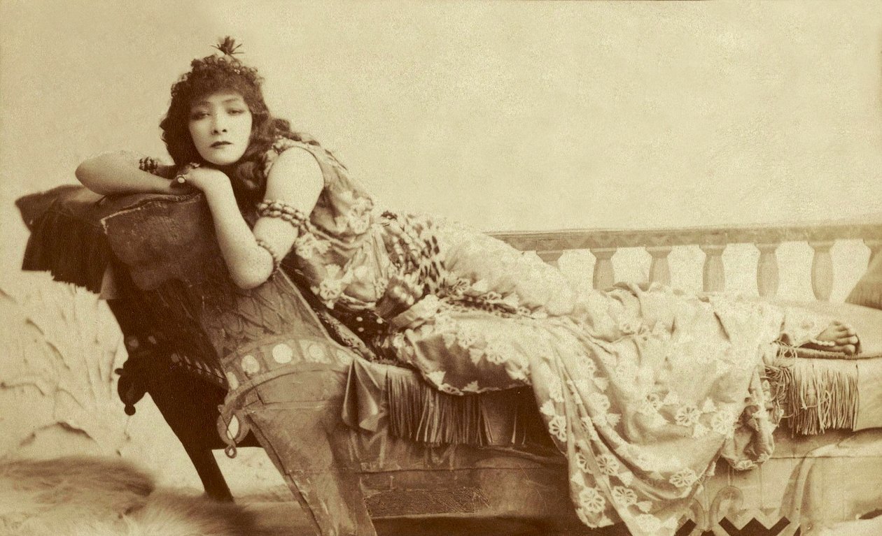 Porträtt av Sarah Bernhardt som Cleopatra, 1891 av Napoleon Sarony