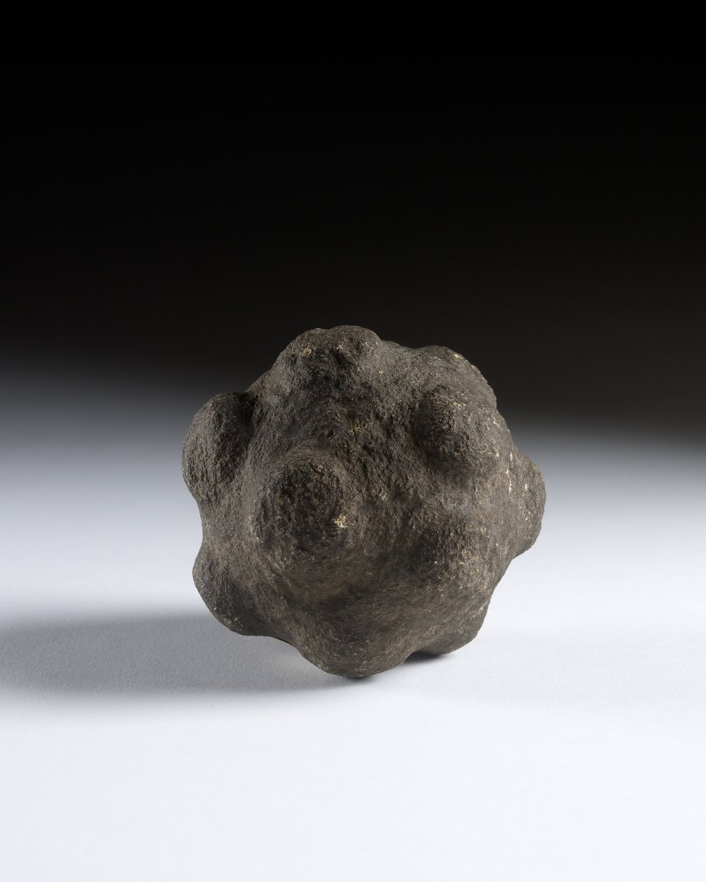 Skulptur, senneolitisk boll, Skottland, ca 3750-2000 f.Kr. av Neolithic