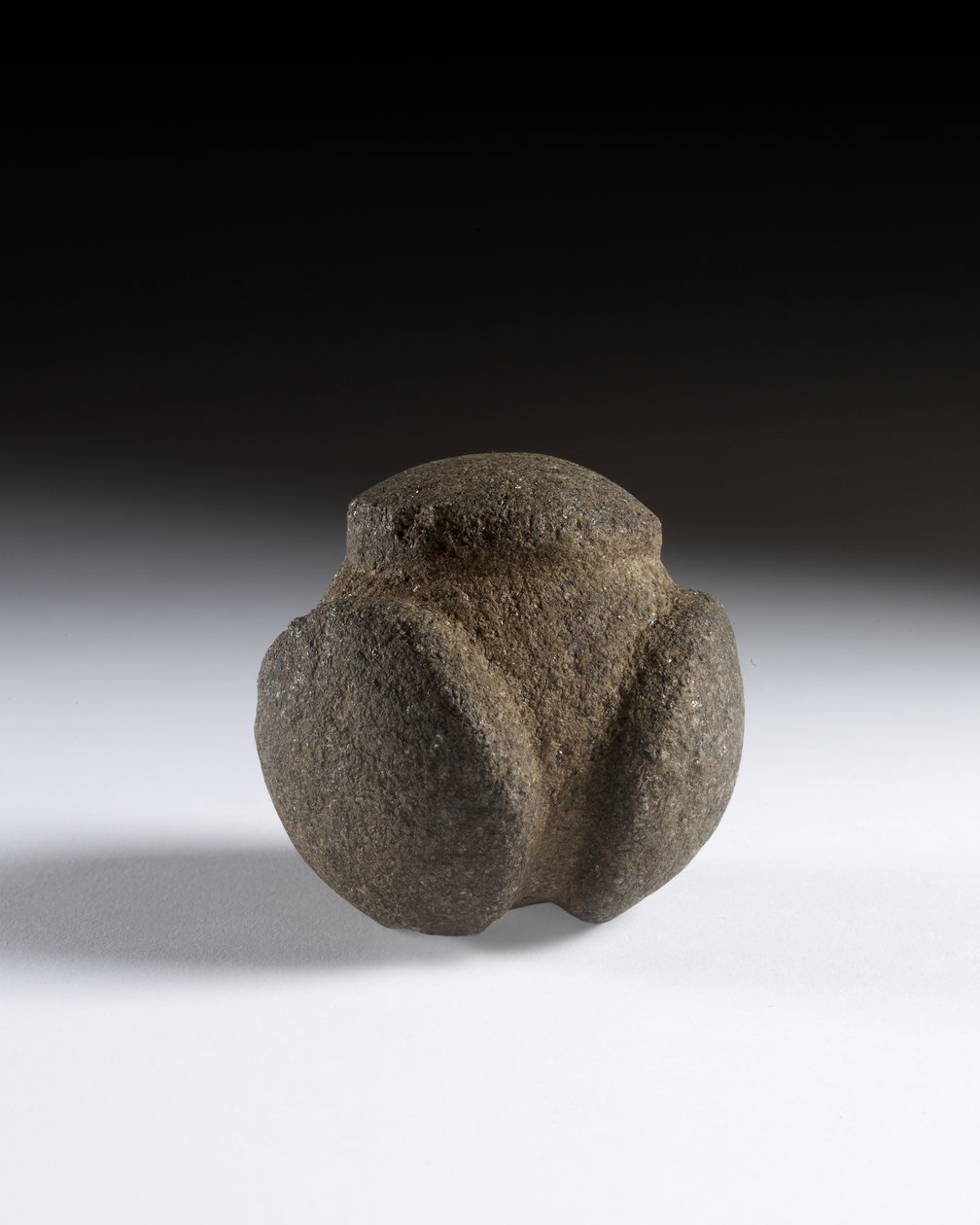 Carved Ball, senneolitikum, Skottland, ca 3750-2000 f.Kr. av Neolithic