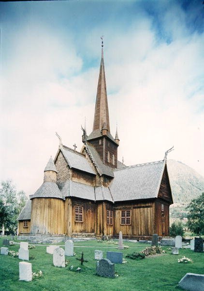 Lom stavkyrka (Stavkyrkje) av Norwegian School