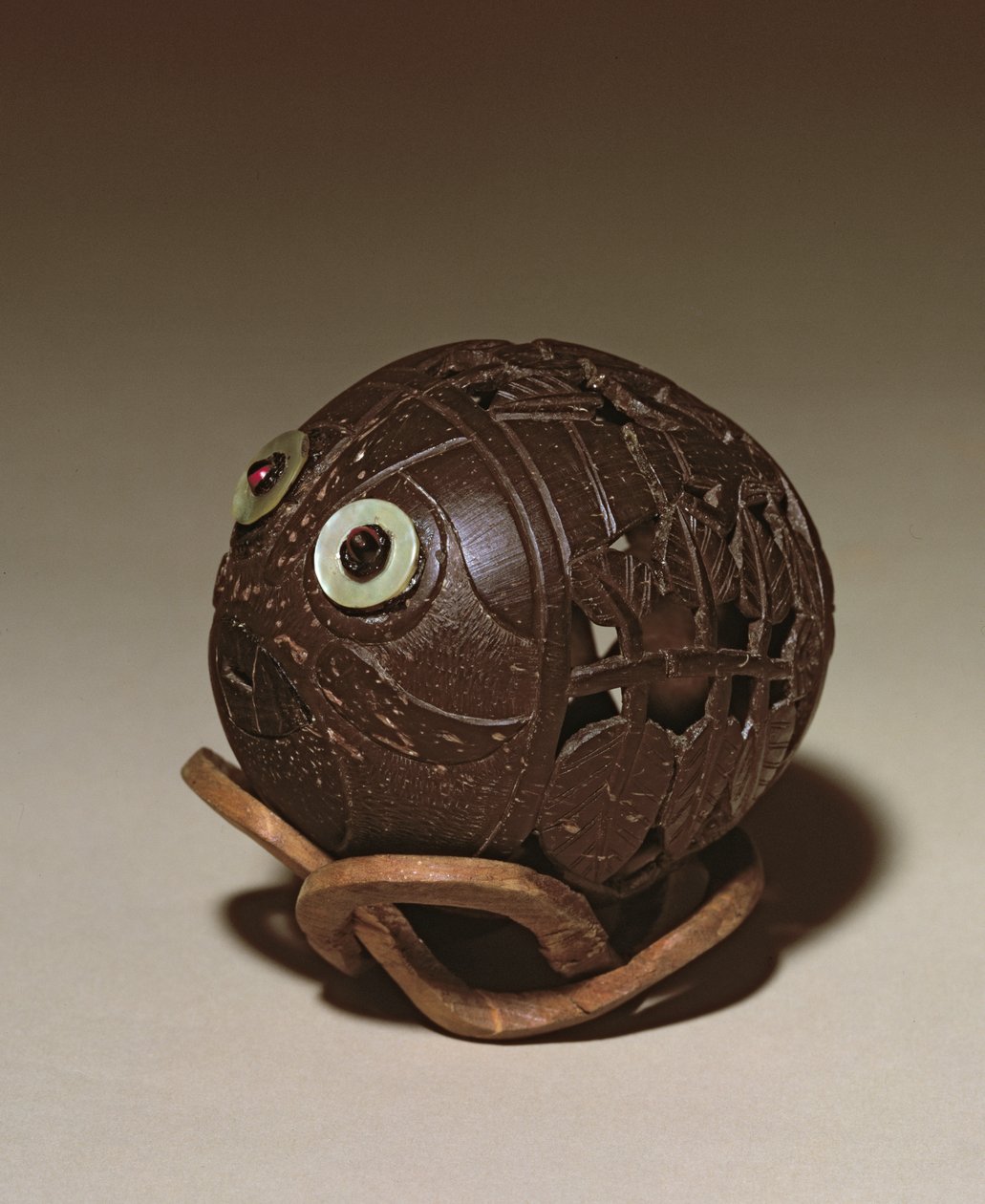 Kokosnöt skulpterad till ett ansikte, ca 1895 av Paul Gauguin