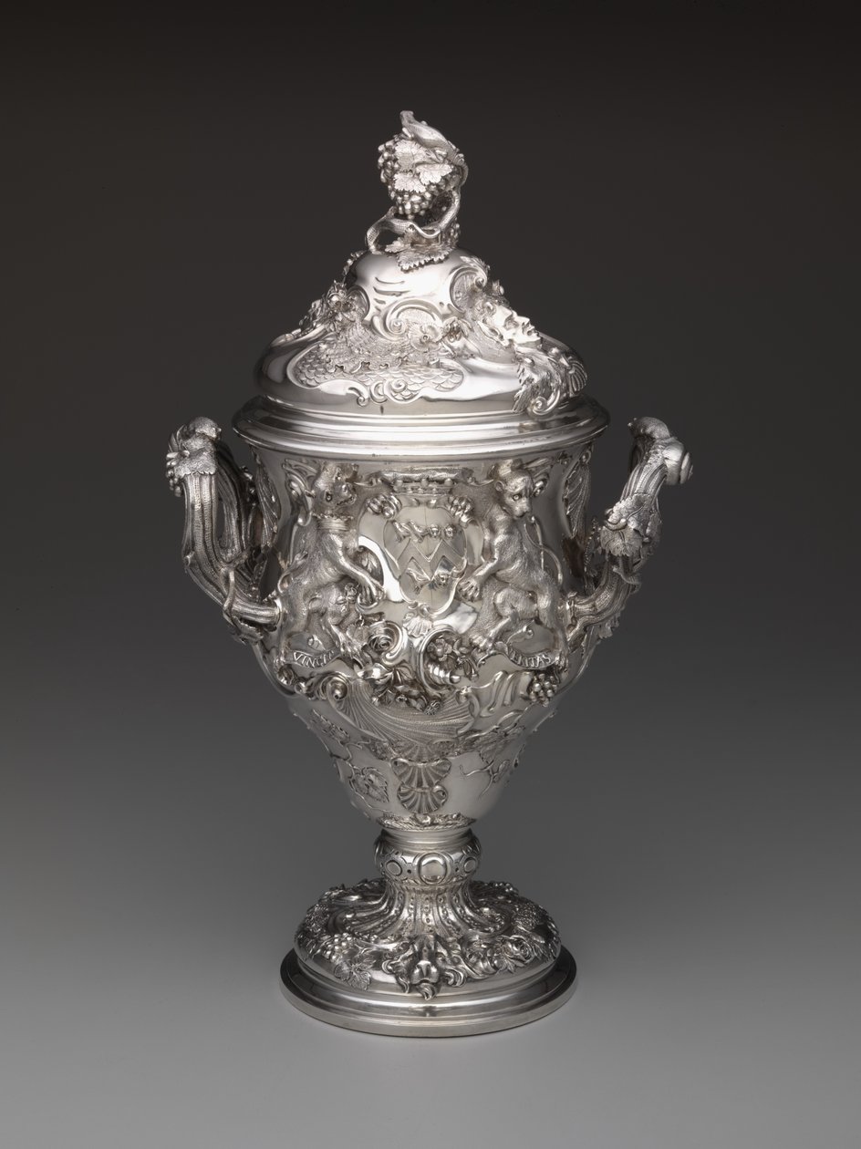 Täckt kopp, 1742 av Paul de Lamerie