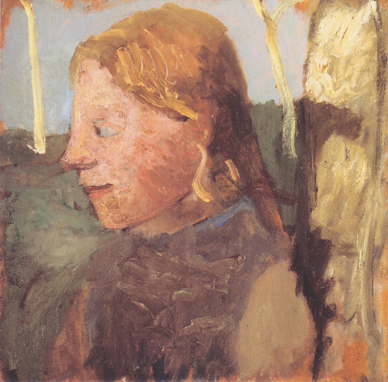 Halvlångt porträtt av en tjej i profil bredvid en björkstam av Paula Modersohn Becker