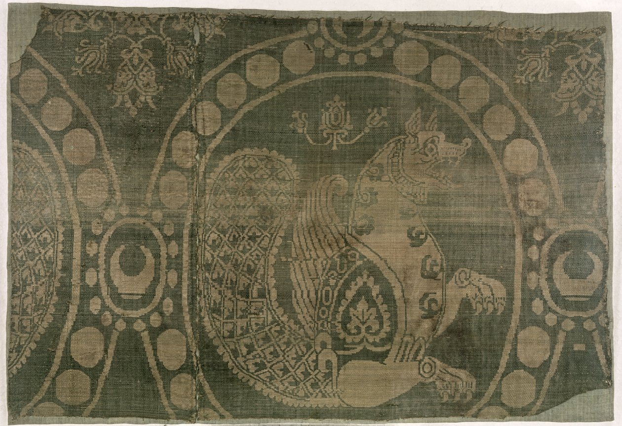 Sidenfragment som visar Senmurv, Sassanian-dynastin (226-651) (textil) av Persian School